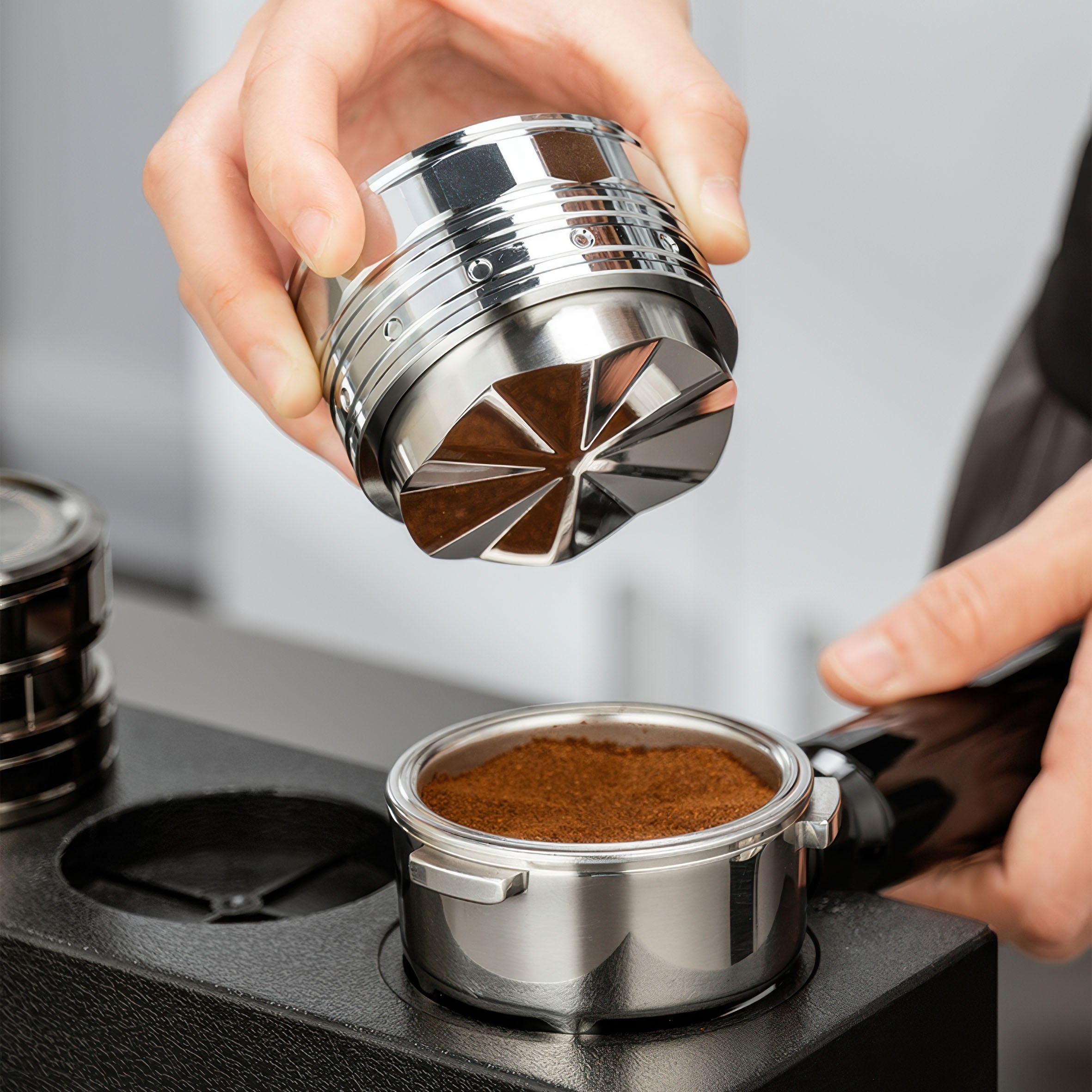 UFO Gravity Distributor - Stainless Steel Leveler