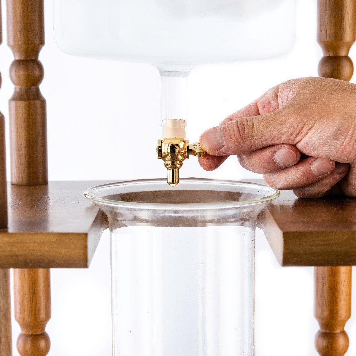 Yama Glass Cold Brew Tower – Curved Brown Wood Frame – 25 Cup (100 oz)